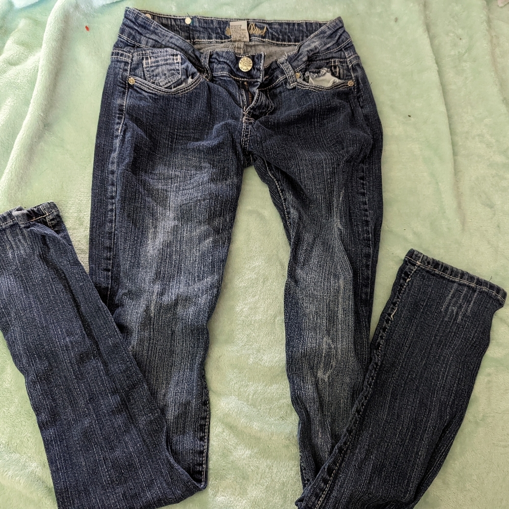 Ankle length skinny jeans